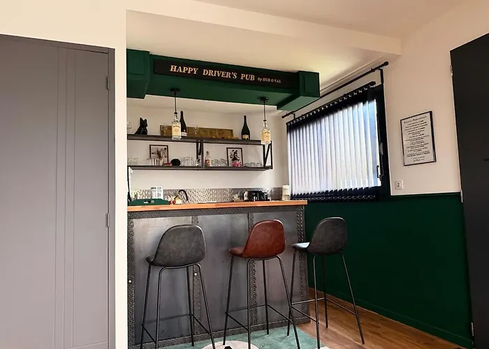 Hébergement de vacances Maison Atypique 3 Et Garage Vintage *