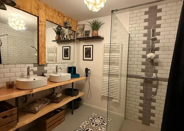 Maison Atypique 3 Et Garage Vintage * Sébazac-Concourès