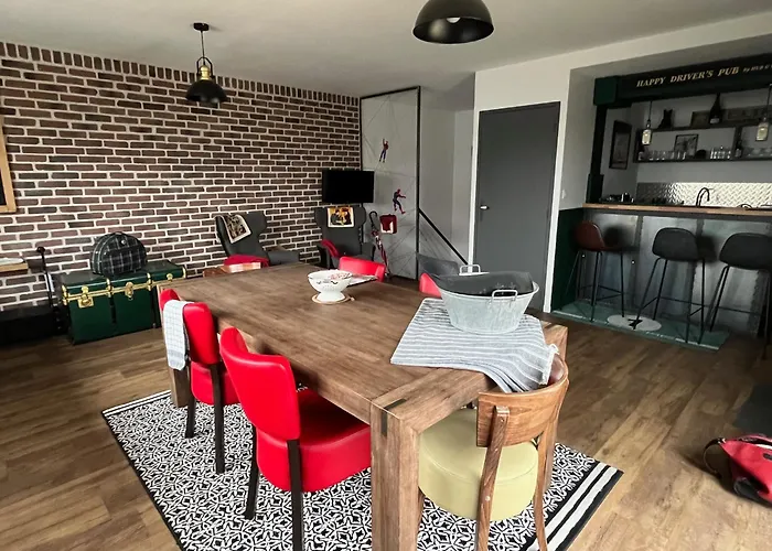 Hébergement de vacances Maison Atypique 3 Et Garage Vintage Sébazac-Concourès